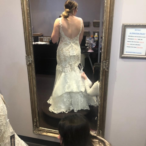 Brand New, Never Worn Wedding Dress - Picture 4 of 6